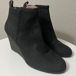 EUC Caslon Waterproof Wedge Ankle Boots w/ Braided Side Zip - Black - Size 10M